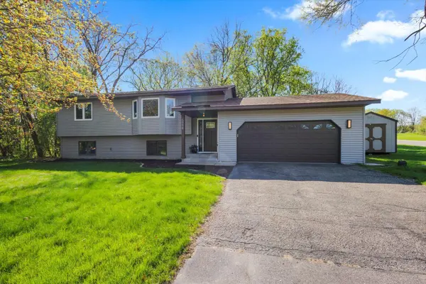 5998 133rd Street CT, Apple Valley, MN 55124