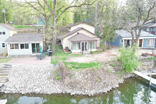 40246 Ryans Bay RD, Zumbro Falls, MN 55991