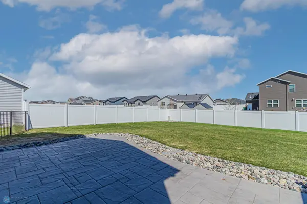 1106 26th AVE W, West Fargo, ND 58078