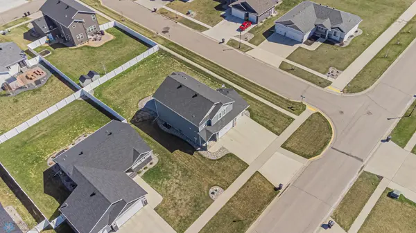 1106 26th AVE W, West Fargo, ND 58078