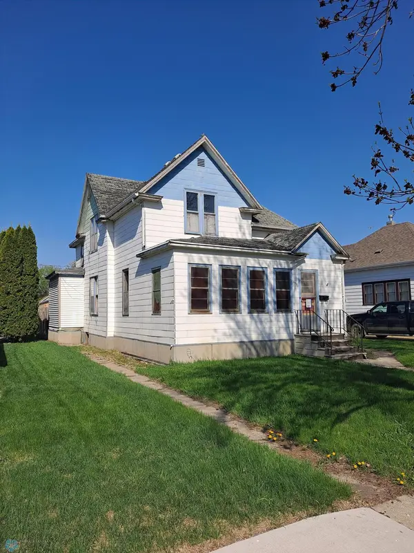 313 8th ST N, Wahpeton, ND 58075