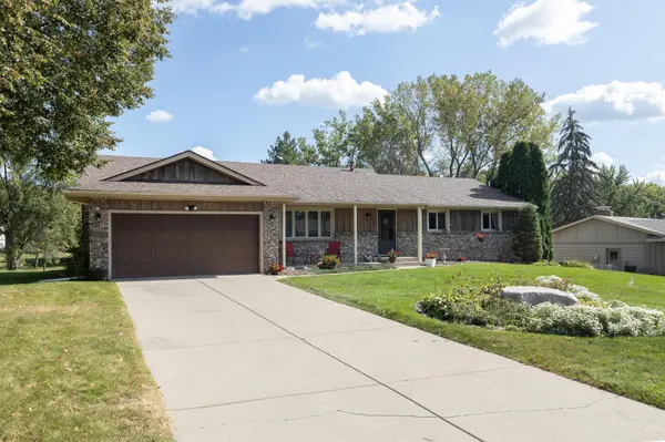 13420 Fairlawn CT, Apple Valley, MN 55124