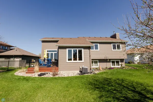 447 Clearview CT, Moorhead, MN 56560