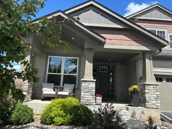 3742 Crane Island CT, Excelsior, MN 55331