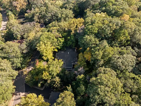 2200 Black Oak DR, Minnetonka, MN 55305
