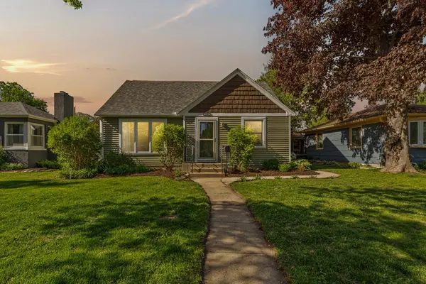 416 W 10th ST, Mankato, MN 56001