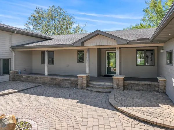 3890 Wells Lake WAY, Faribault, MN 55021