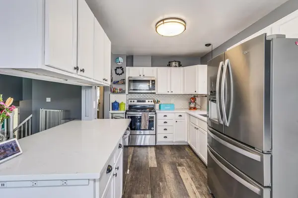 837 Cortland DR, Apple Valley, MN 55124