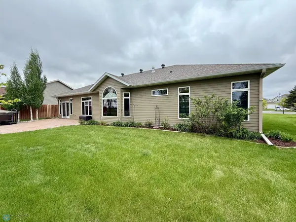 3823 43rd AVE S, Moorhead, MN 56560
