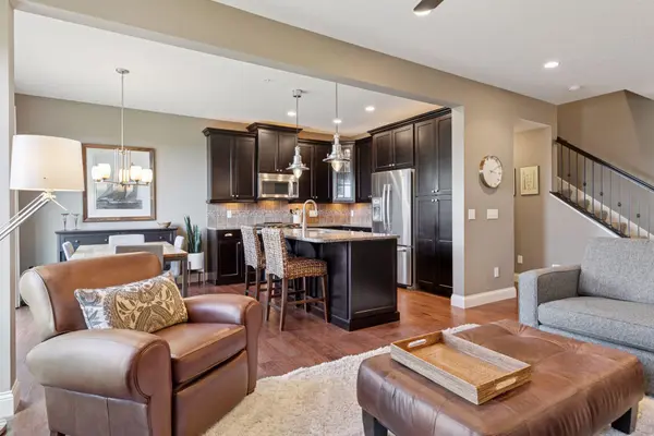 3189 Countryside AVE #F, Woodbury, MN 55129