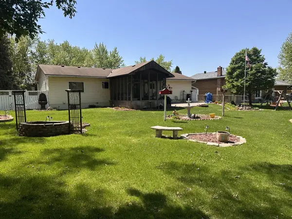 827 124th LN NE, Blaine, MN 55434