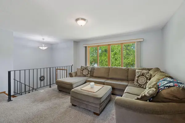 17427 Cherry DR, Eden Prairie, MN 55346