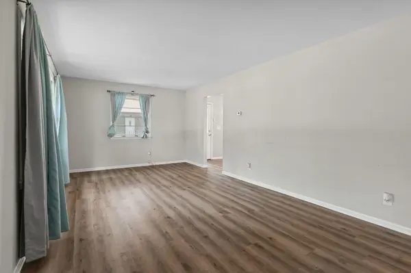 2237 Holloway AVE E, North Saint Paul, MN 55109