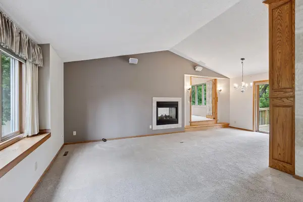 4049 Stockdale DR, Vadnais Heights, MN 55127