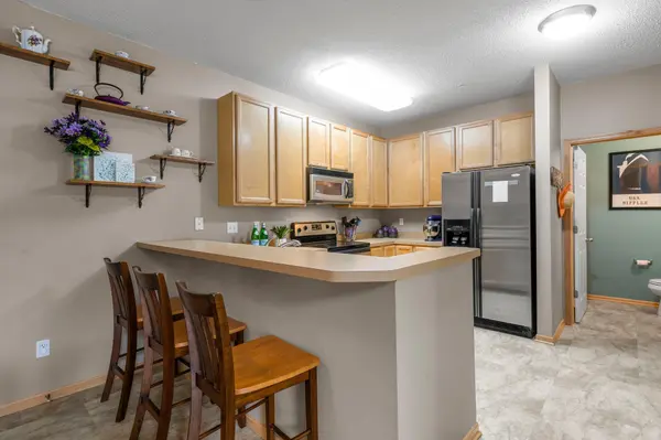 1601 Woodlynn AVE #2, Maplewood, MN 55109