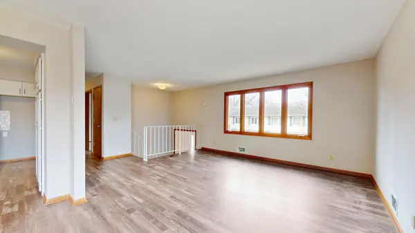 8401 W 100th ST, Bloomington, MN 55438