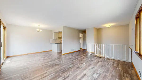 8401 W 100th ST, Bloomington, MN 55438