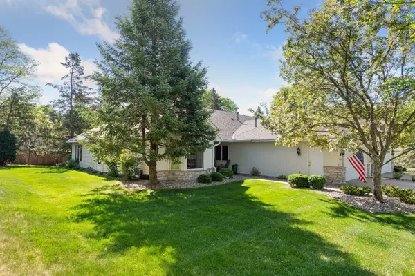 9945 Old Wagon TRL, Eden Prairie, MN 55347