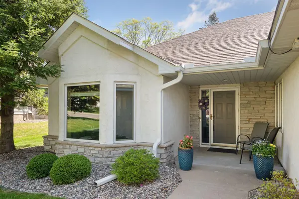9945 Old Wagon TRL, Eden Prairie, MN 55347