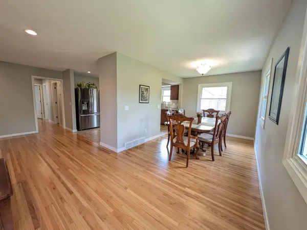 1191 Garden AVE, Roseville, MN 55113