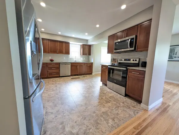 1191 Garden AVE, Roseville, MN 55113