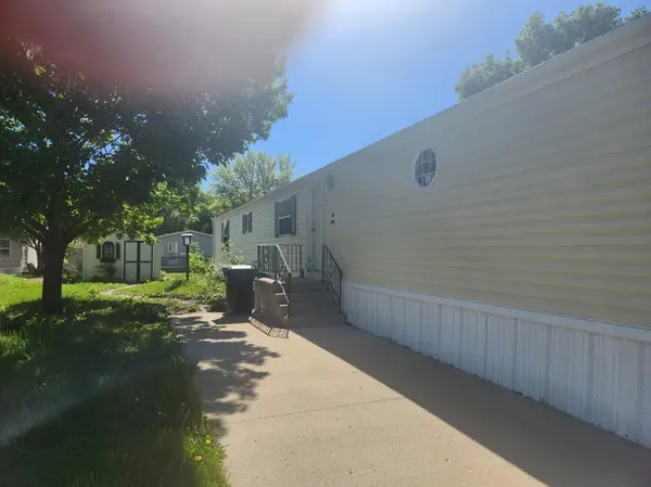 102 Jaybee LN, Mankato, MN 56001