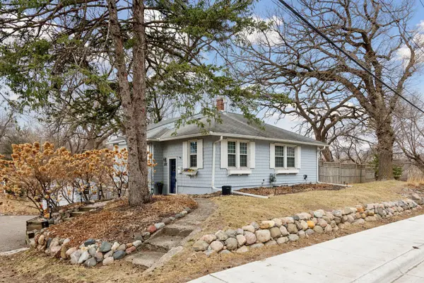 202 Oak ST, Excelsior, MN 55331