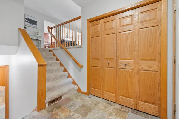 112115 Haering CIR, Chaska, MN 55315