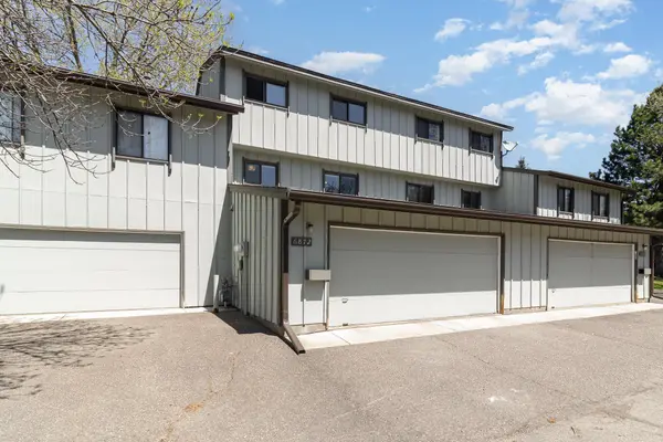 6872 Grenwich LN N, Oakdale, MN 55128