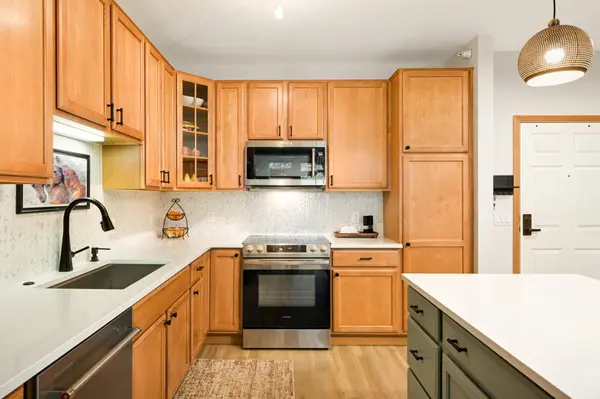 7100 Metro BLVD #415, Edina, MN 55439