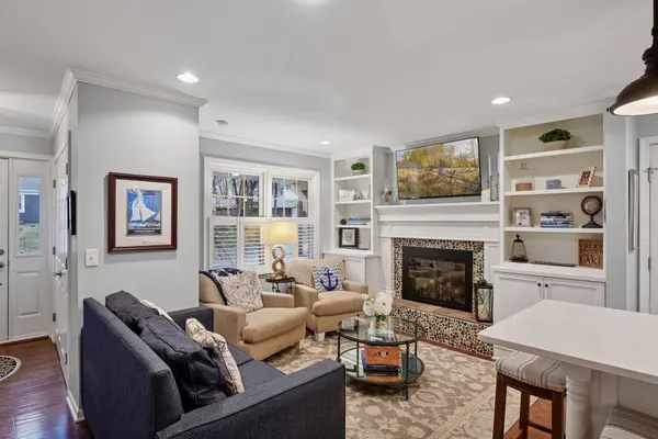 4685 Lakeway TER, Excelsior, MN 55331