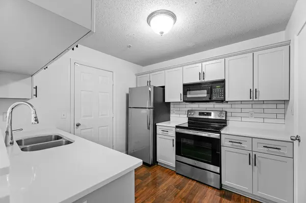 11008 Lexington DR #34, Eden Prairie, MN 55344