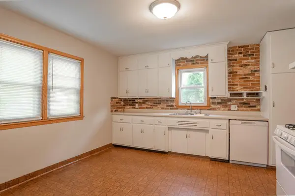 824 3rd AVE S, South Saint Paul, MN 55075