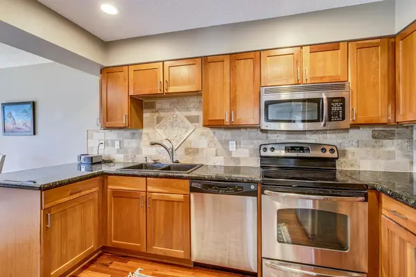 1709 W 140th ST, Burnsville, MN 55337