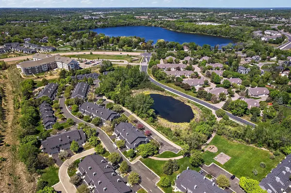 535 Mission Hills WAY W, Chanhassen, MN 55317
