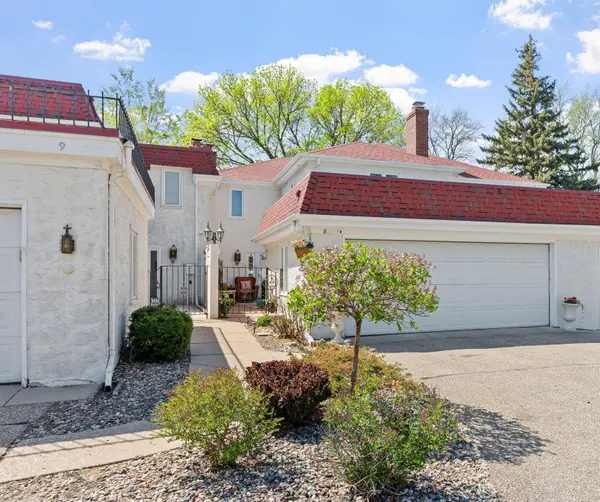 1805 Eagle Ridge DR #8, Mendota Heights, MN 55118