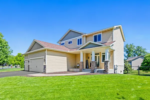 889 Kelly ST,  Circle Pines,  MN 55014