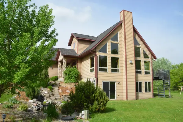 W11085 470th AVE, Prescott, WI 54021