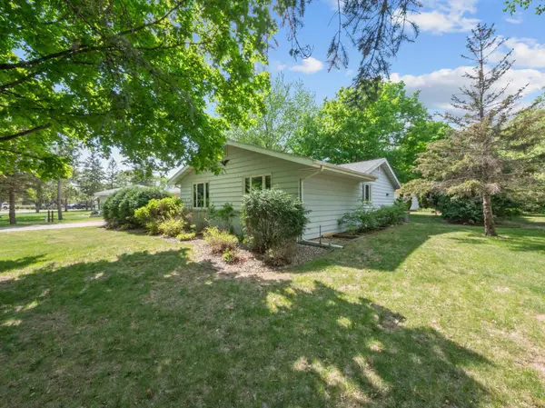 835 Winona DR SW, Alexandria, MN 56308