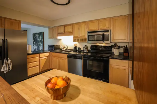 7501 W 101st ST #205, Bloomington, MN 55438