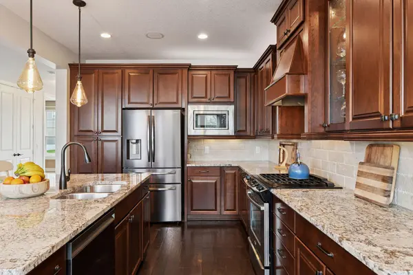 1285 Farmhouse DR, Waconia, MN 55387
