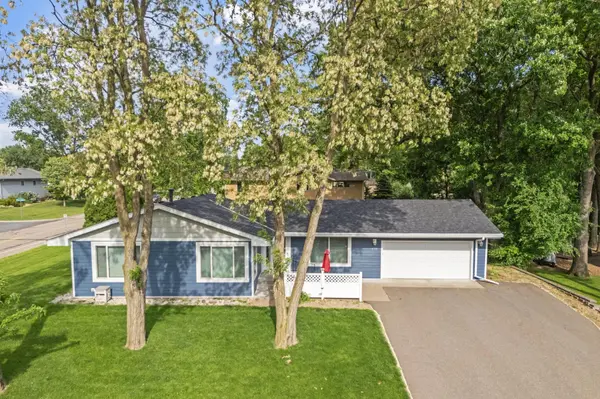 4318 Elizabeth LN, Vadnais Heights, MN 55127
