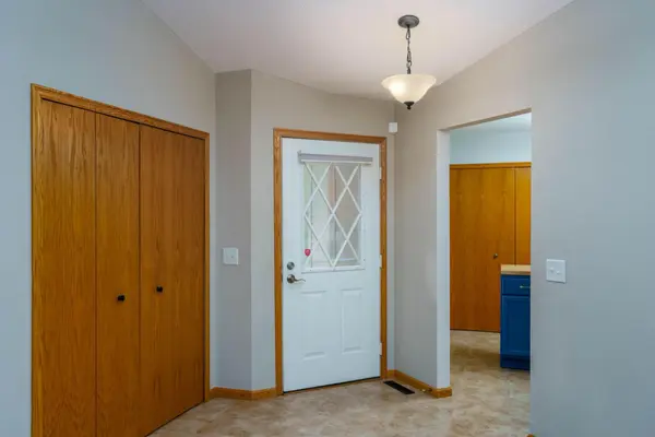 532 Sterling ST S, Maplewood, MN 55119