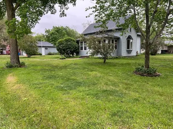 323 W Weisel ST, Litchfield, MN 55355