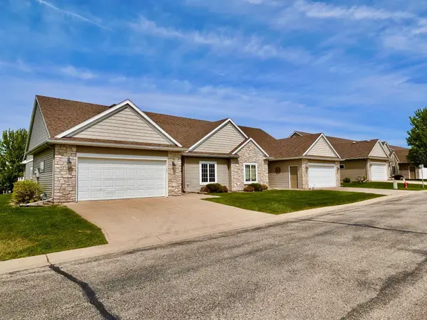 2407 Coral Ridge PL NE, Rochester, MN 55906