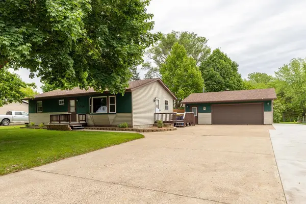 1041 Pine Grove LN, Lake City, MN 55041