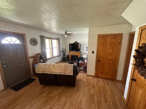 310 7th AVE NE, Roseau, MN 56751