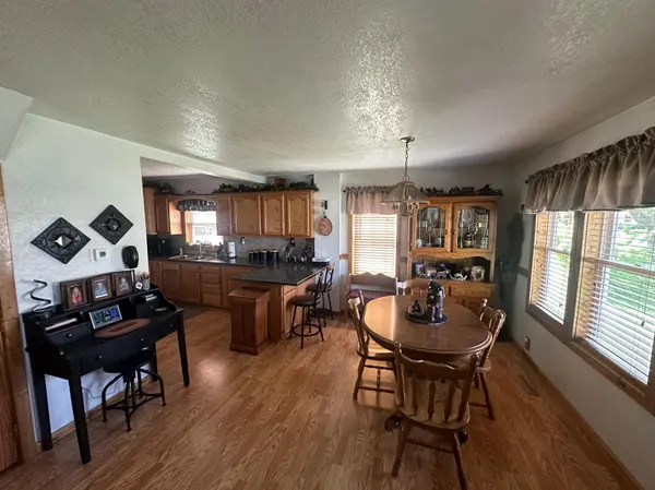 310 7th AVE NE, Roseau, MN 56751