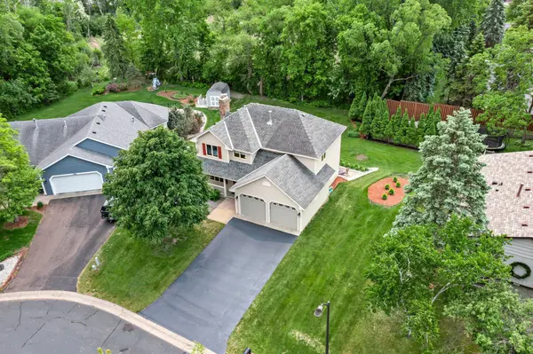 500 Mackubin CIR, Shoreview, MN 55126