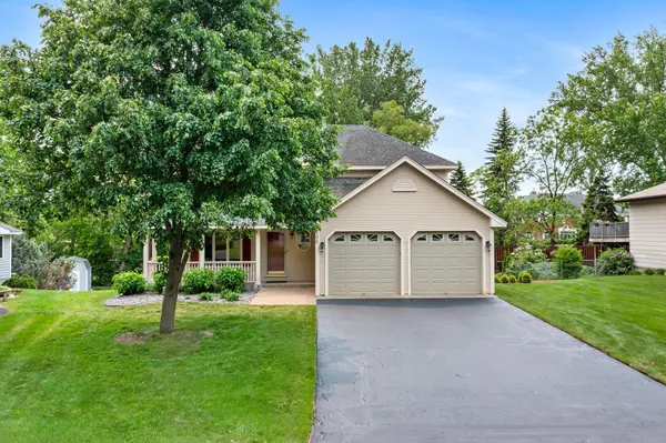 500 Mackubin CIR, Shoreview, MN 55126